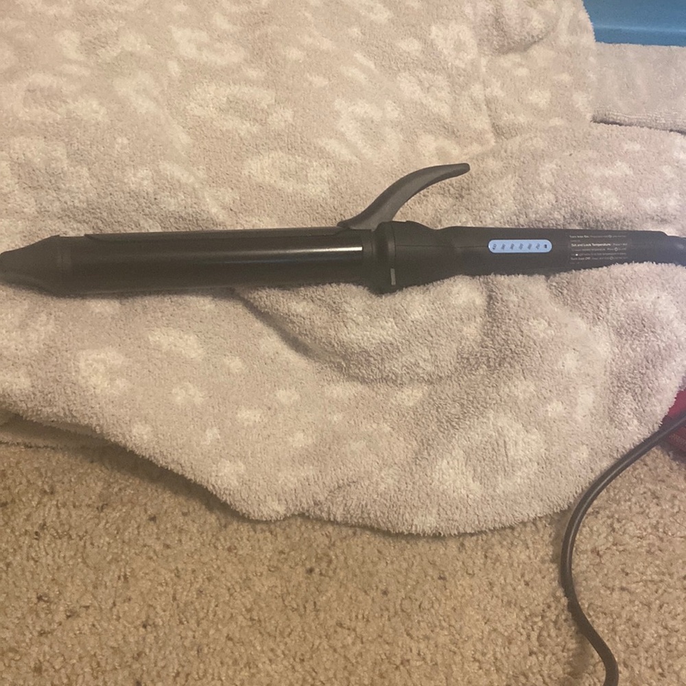 Bio Ionic curling iron long barrel 1.25 inch